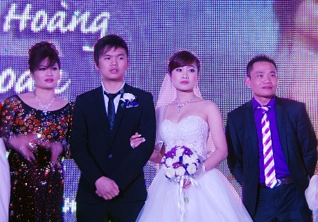 Siêu đám cưới mà nữ đại gia Nguyễn Thị Liễu tổ chức cho con trai mình đã khiến bao người phải "choáng" vì sự giàu có của nữ đại gia này.